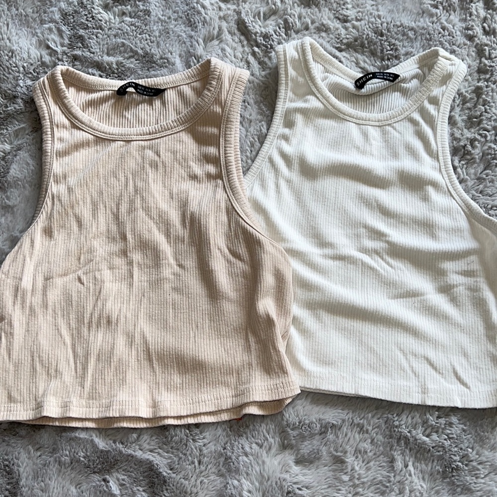Set of two tank tops